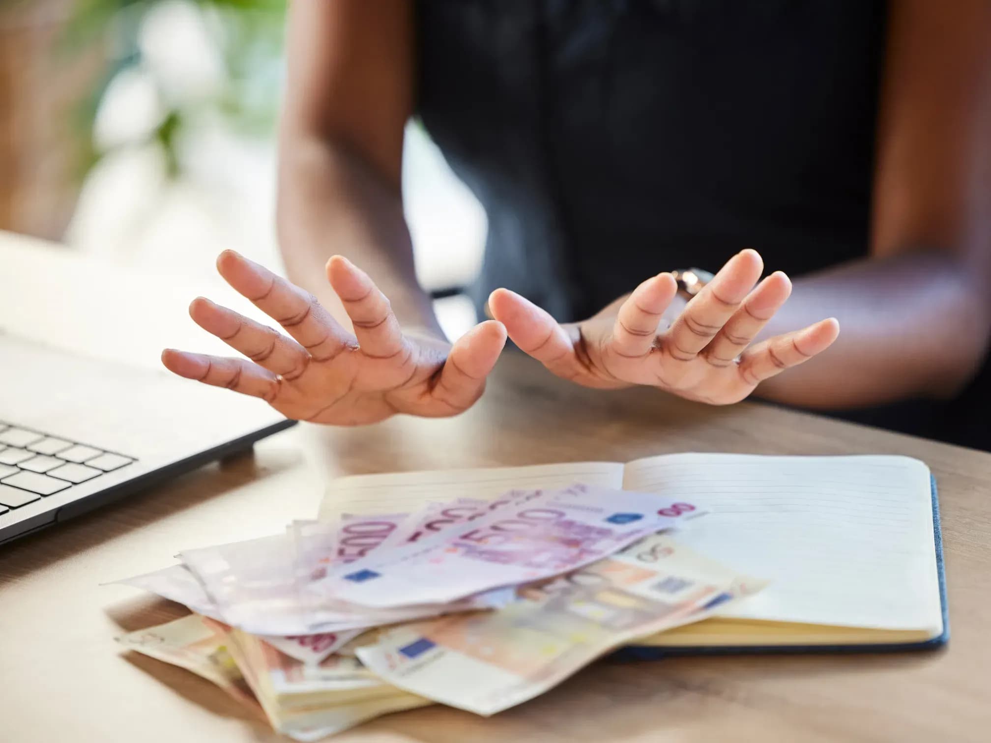 Geld wird übergeben